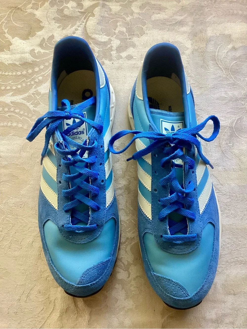 adidas Unisex TRX Vintage Light Blue & White Retro Runner (Mens 8/ women’s 10)